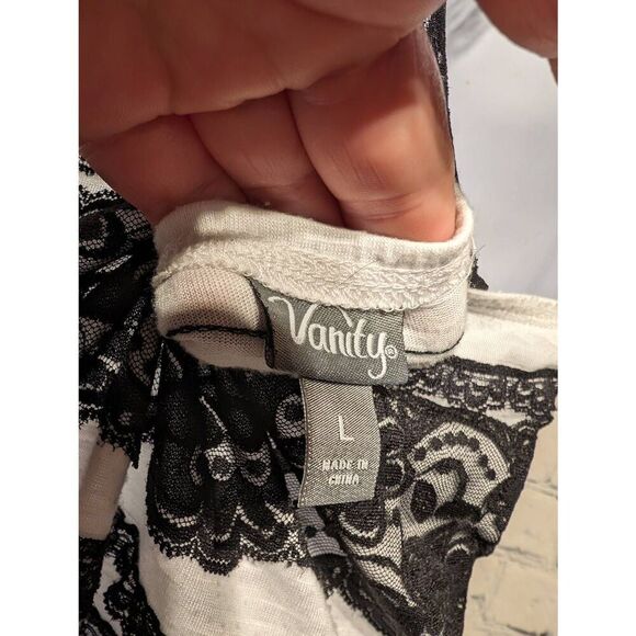 Vanity stretchy Lacey strap tank top large - Picture 3 of 3